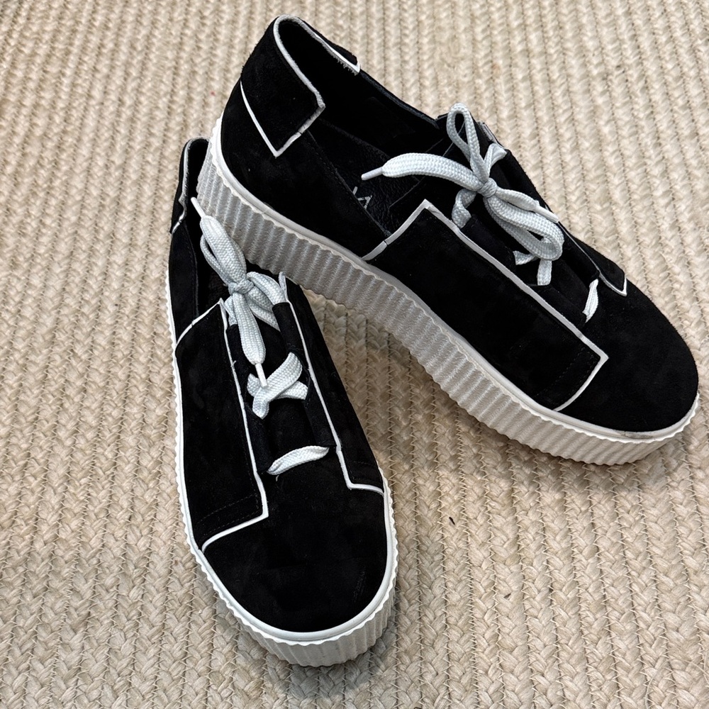 Black & White DYAN Sneakers, Excellent Condition